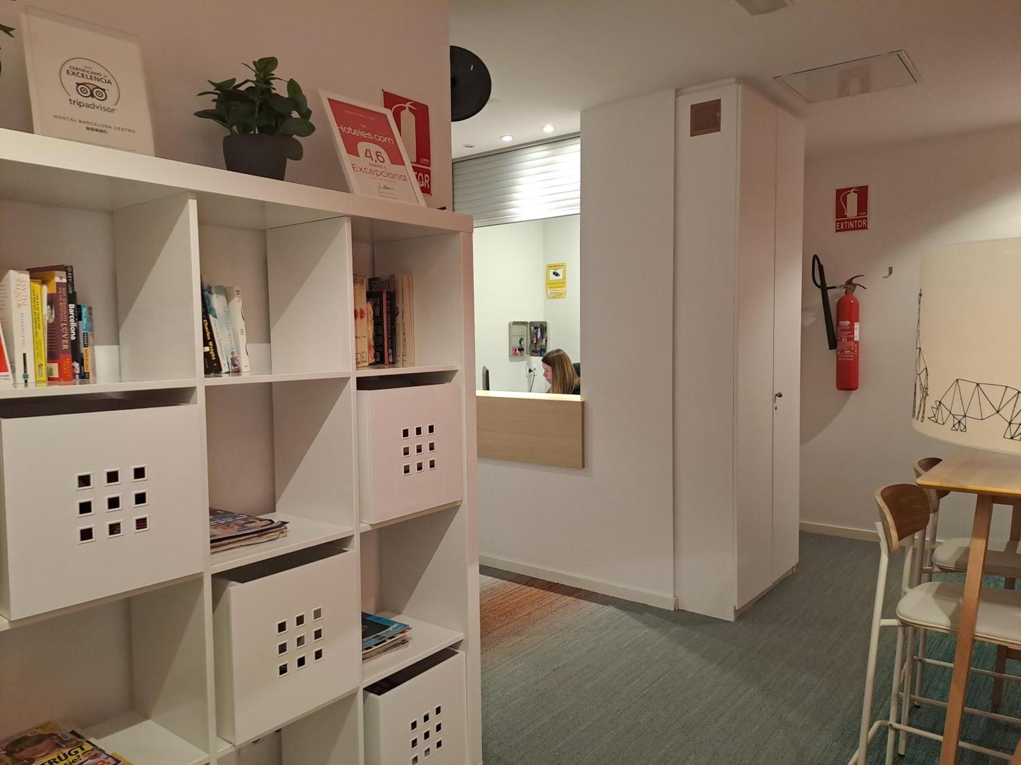 Отель Hostal Barcelona Centro Экстерьер фото