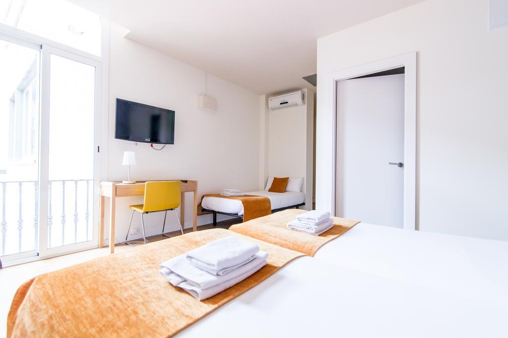 Отель Hostal Barcelona Centro Экстерьер фото