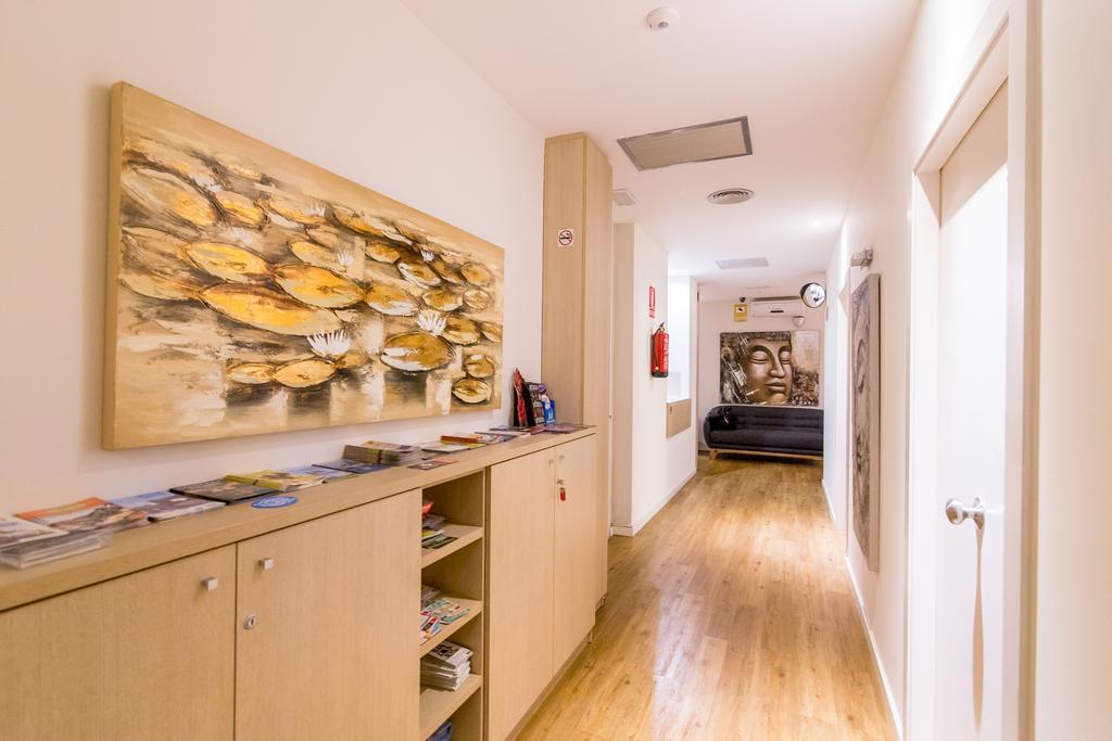 Отель Hostal Barcelona Centro Экстерьер фото