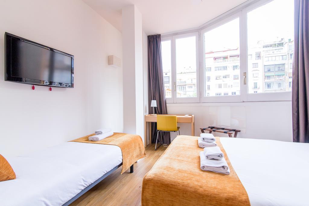 Отель Hostal Barcelona Centro Экстерьер фото